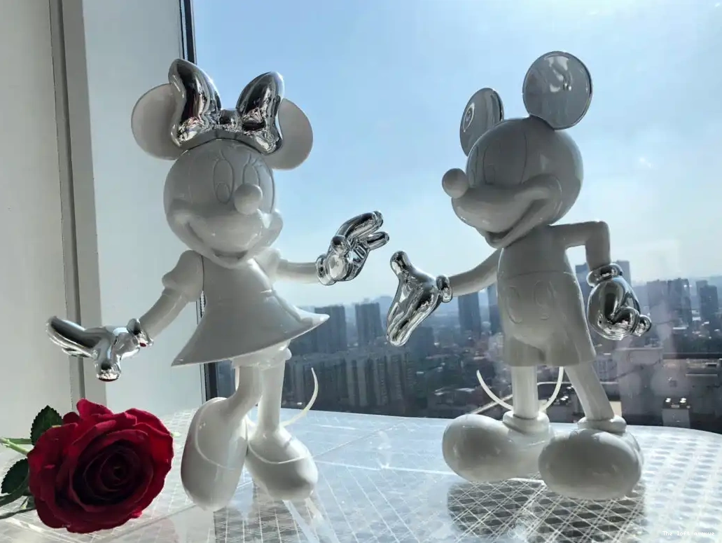 MINNIE MOUSE FIGURE 0506